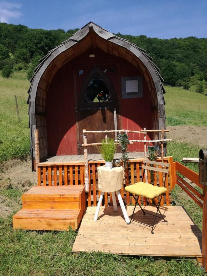 Zuruck Zur Natur - Urlaub Im Zirkuswagen, Sommeratelier Oder Schindelwagen Adenbach エクステリア 写真