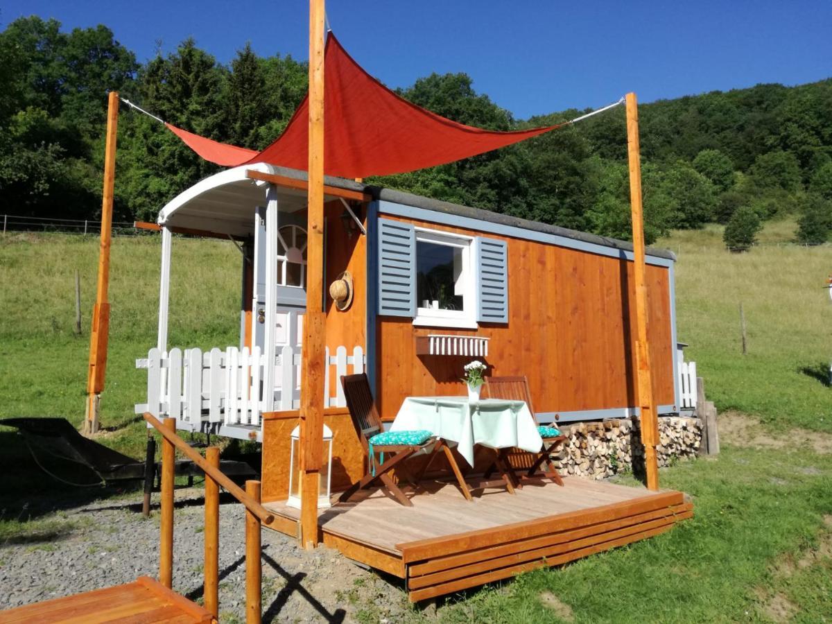 Zuruck Zur Natur - Urlaub Im Zirkuswagen, Sommeratelier Oder Schindelwagen Adenbach エクステリア 写真